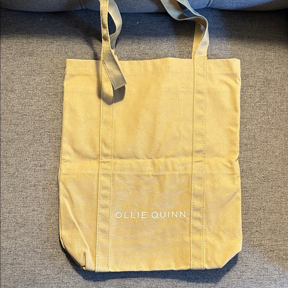 Ollie Quinn Tote bag